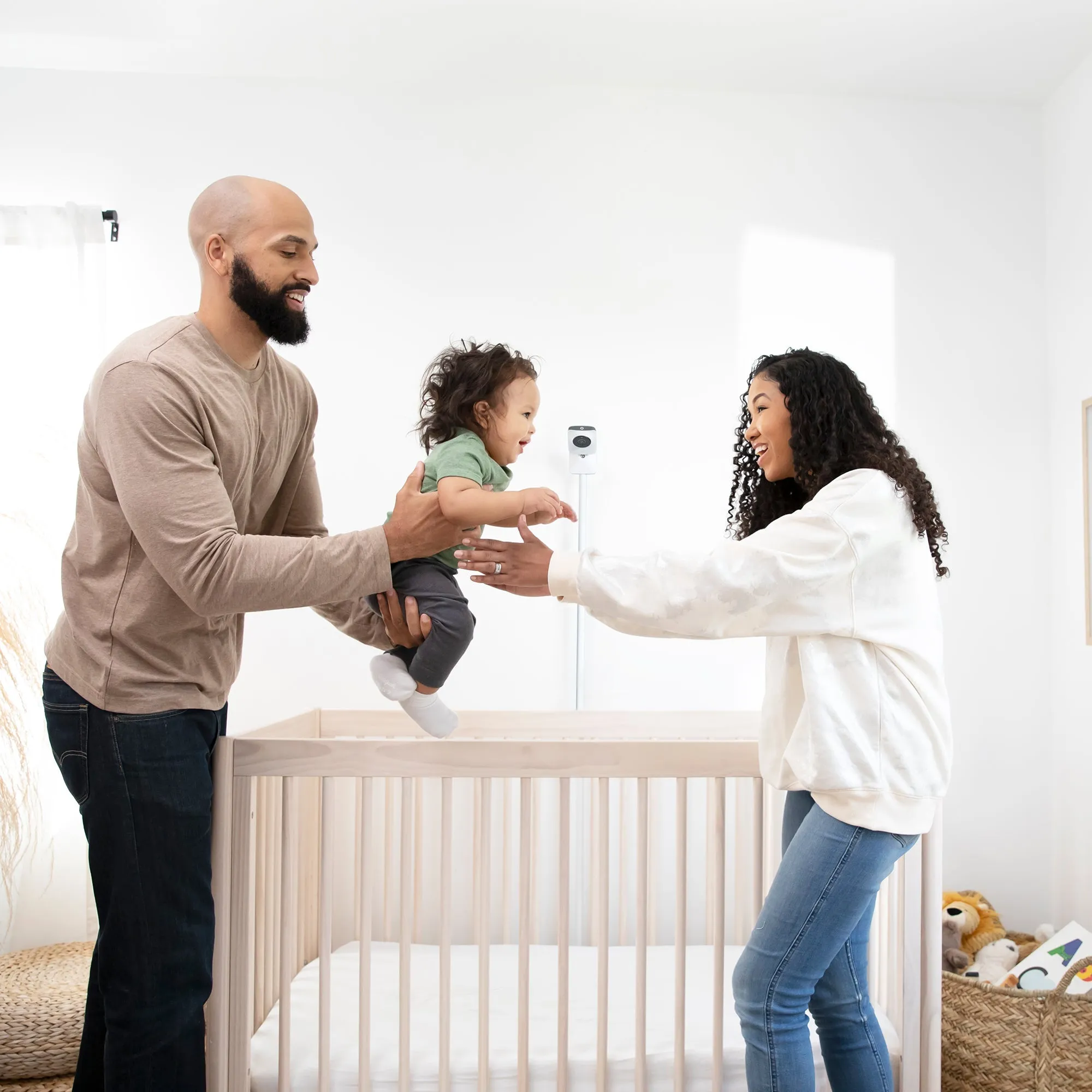 Baby Monitor Miku Pro with Wall Mount Kit