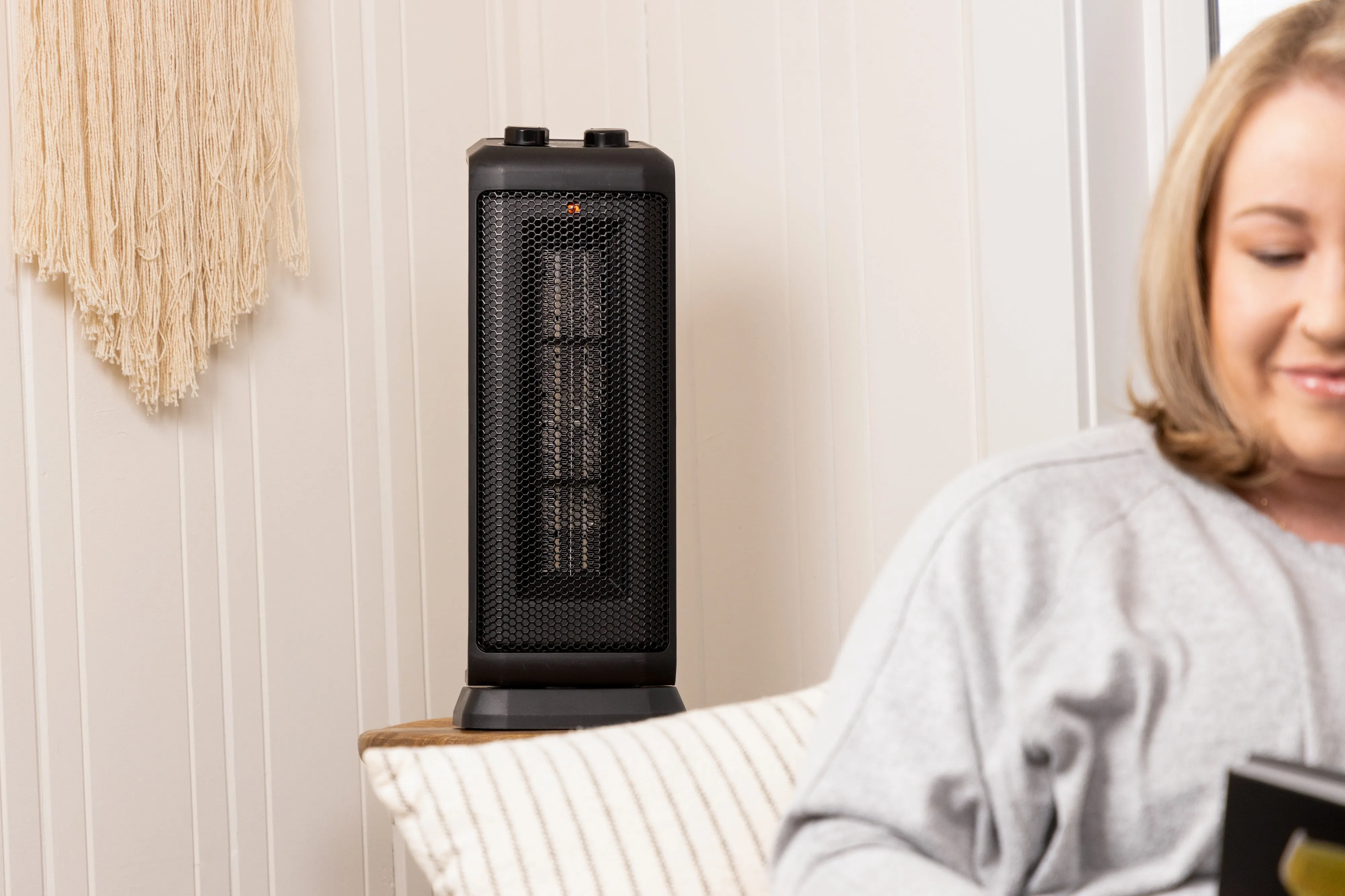 Comfort Zone Ceramic Tower 1500-Watt Oscillating Indoor Space Heater with Adjustable Thermostat